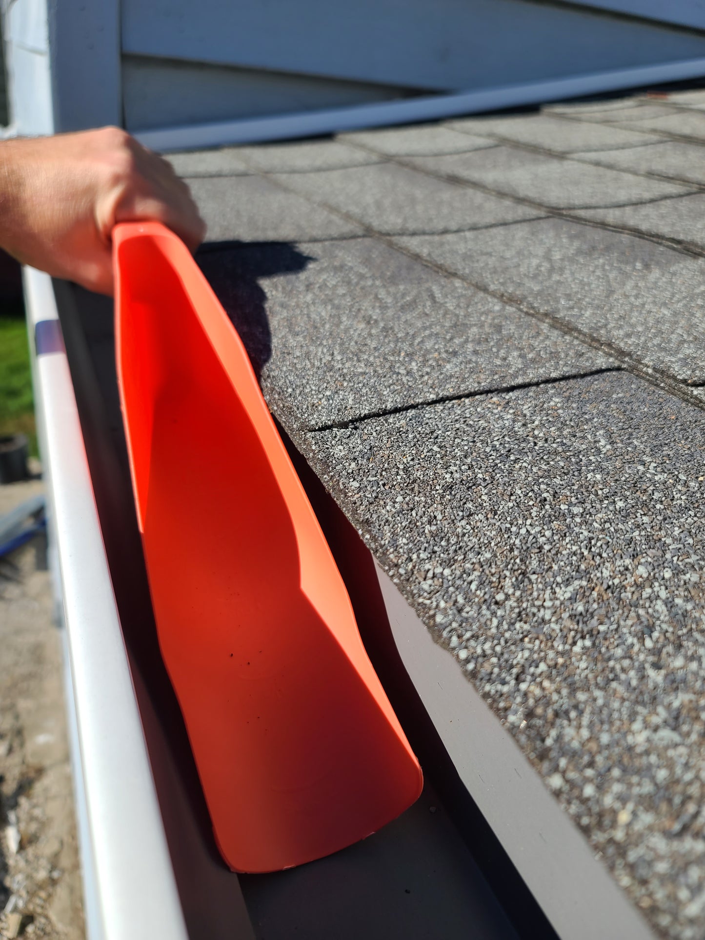 Gutter Cleaning Scoop, Handheld 15.75" x 3" Gutter Getter